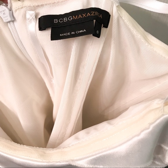 BCBGMaxAzria White Lazer Cut Dress Size 6 - Picture 4 of 6